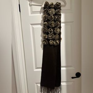 Cashmere/wool brown long scarf with REX flowers.